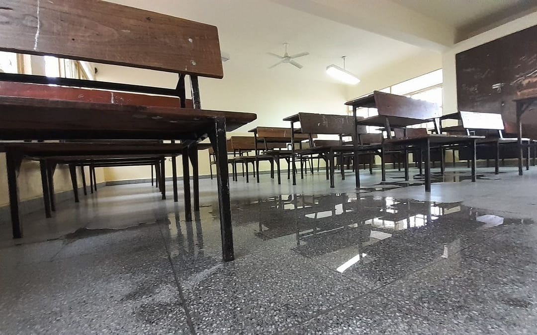Educación hace agua: escuelas inundadas debieron suspender las clases