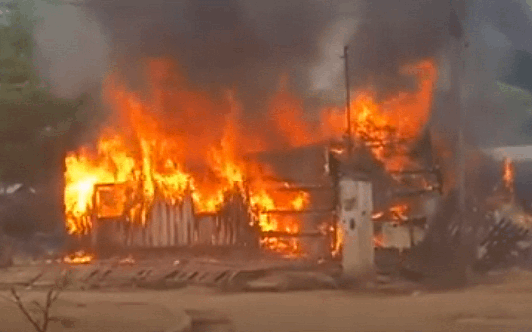 General Ballivián: Vecinos incendiaron la vivienda de un vendedor de drogas