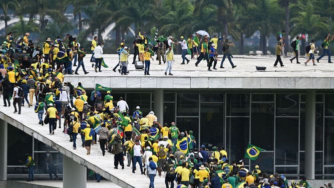Caos en Brasil: asalto bolsonarista a las sedes del Congreso, el Planalto y la Corte Suprema
