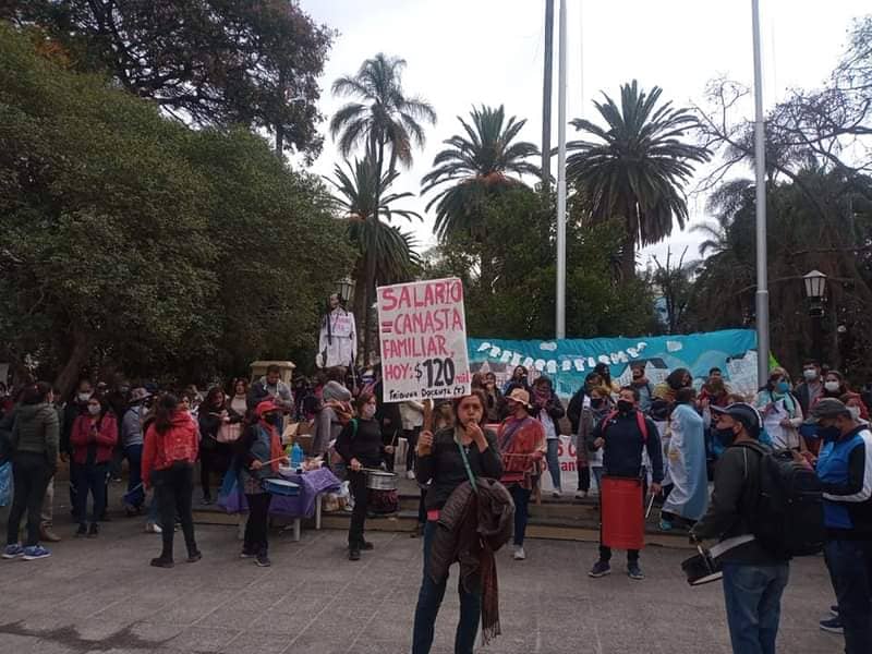 La masiva lucha docente que hace temblar al Gobierno de Salta
